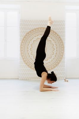 Inversions Yoga Maud Dreyer